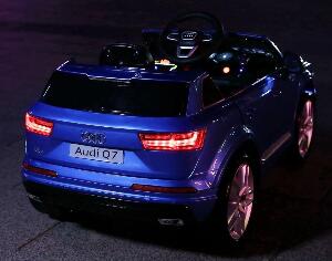 Masinuta electrica cu scaun de piele Audi Q7 Blue
